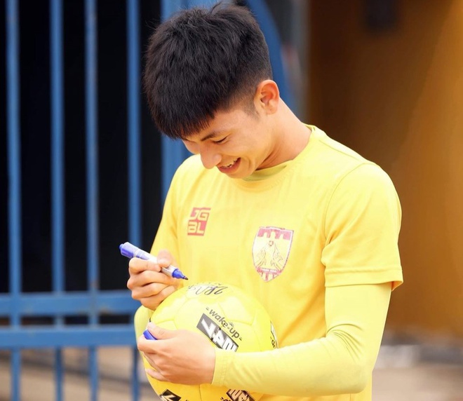 Trong Hung - hot boy cua doi tuyen Viet Nam hinh anh 3 12_1.jpg