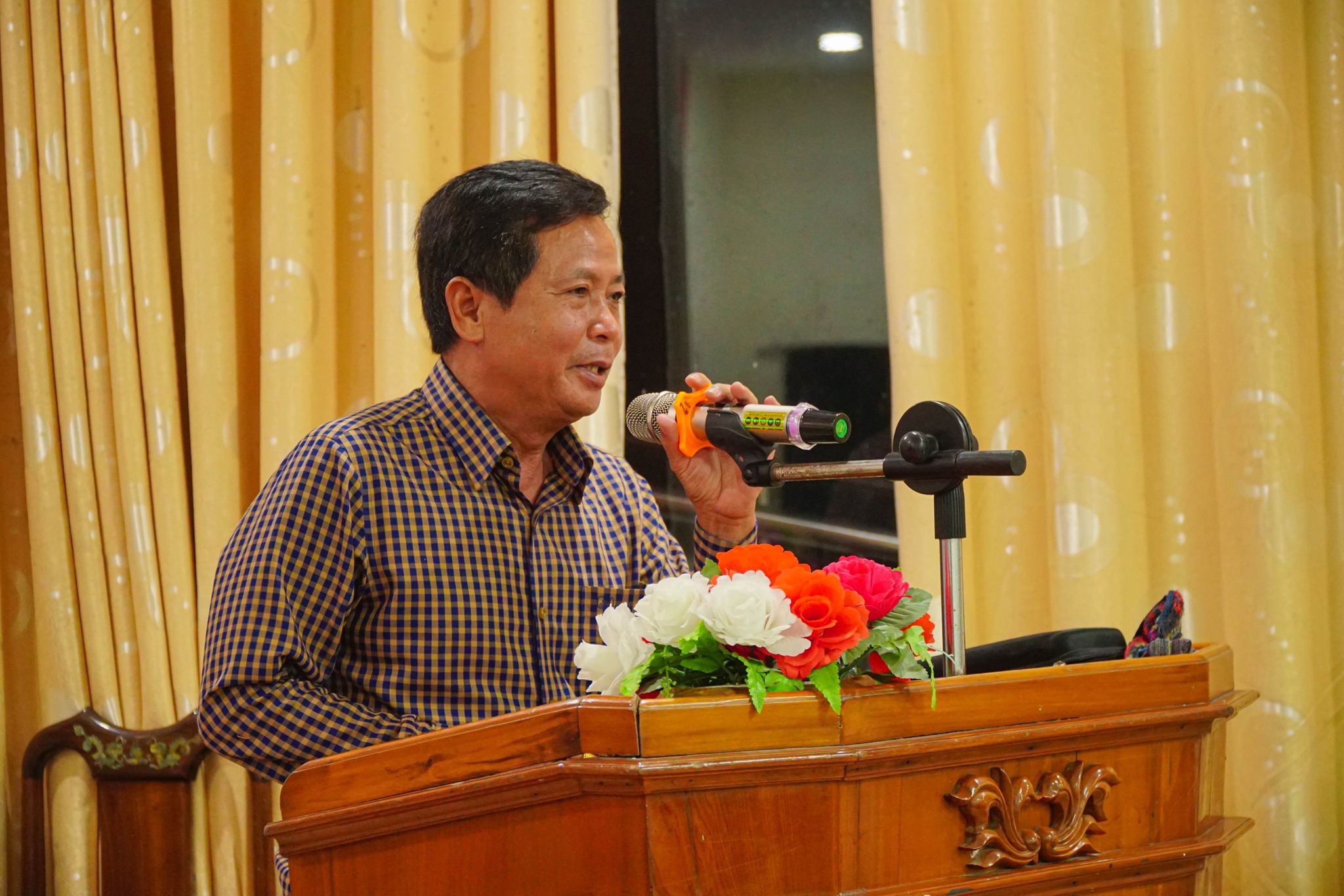 Ông Hoàng Văn Quế Phó giám đốc Trung tâm cảm ơn 