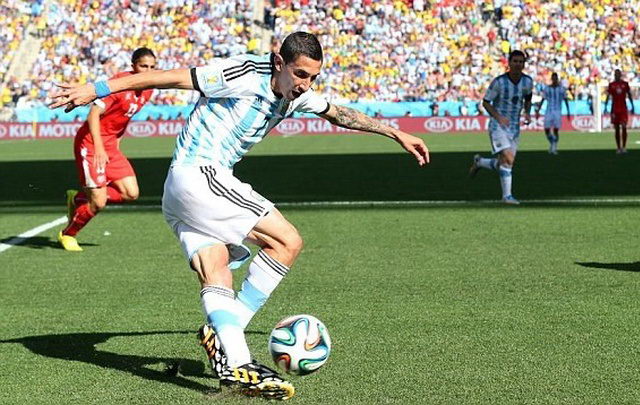 tim-hieu-ky-thuat-da-bong-cheo-chan-rabona-1